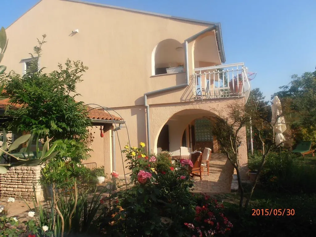 Apartment Steblaj Pula 0*,